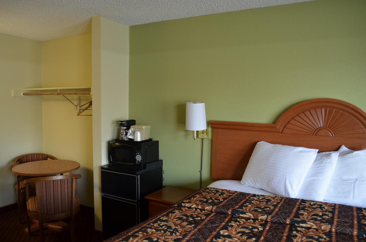 Budget Inn Williamsville Eksteriør billede