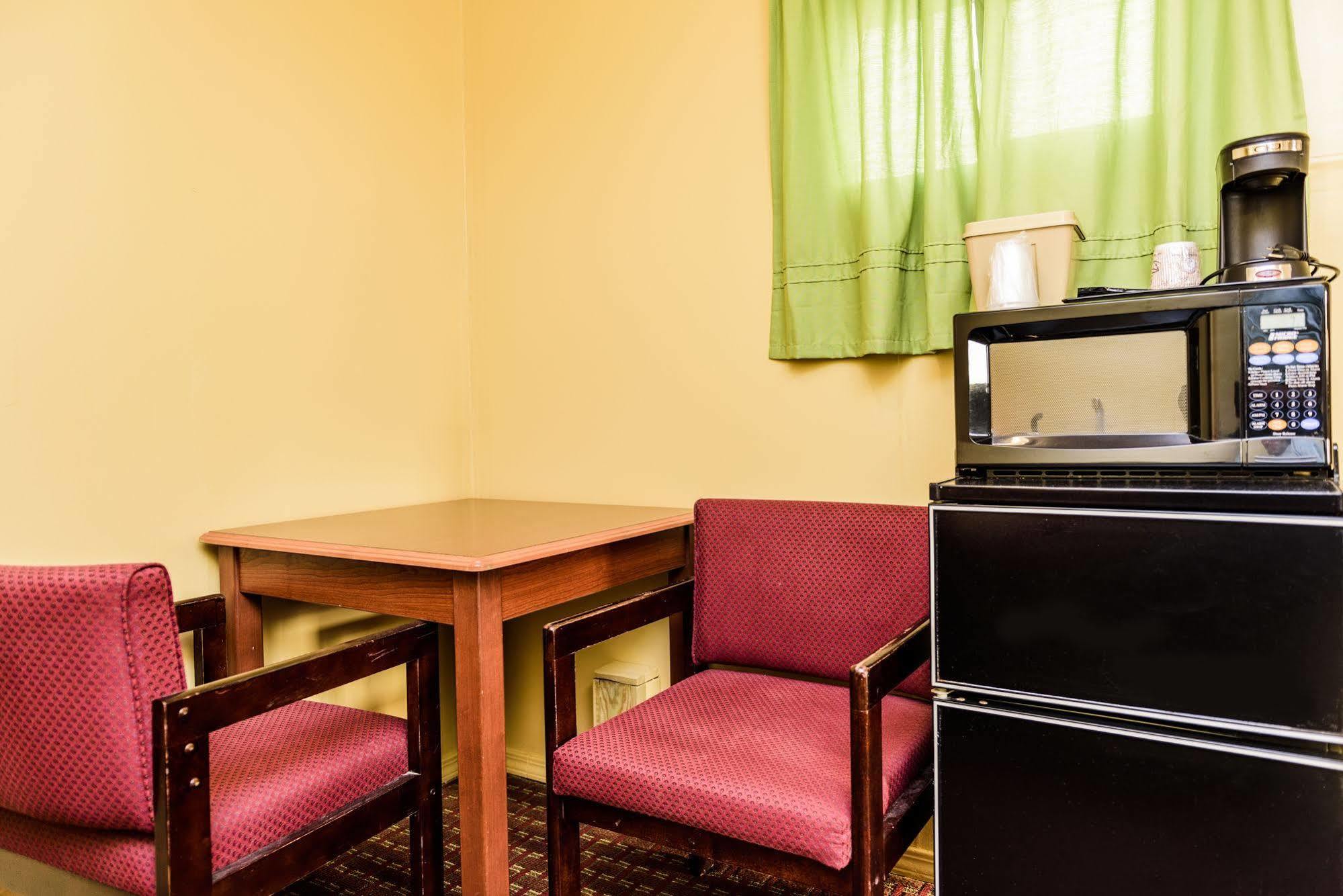 Budget Inn Williamsville Eksteriør billede