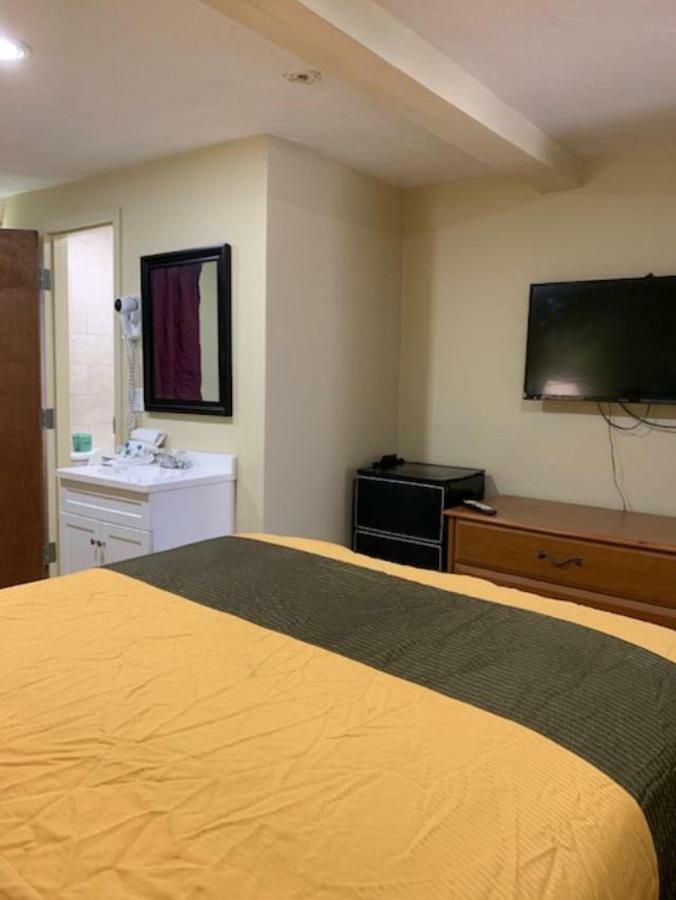 Budget Inn Williamsville Eksteriør billede