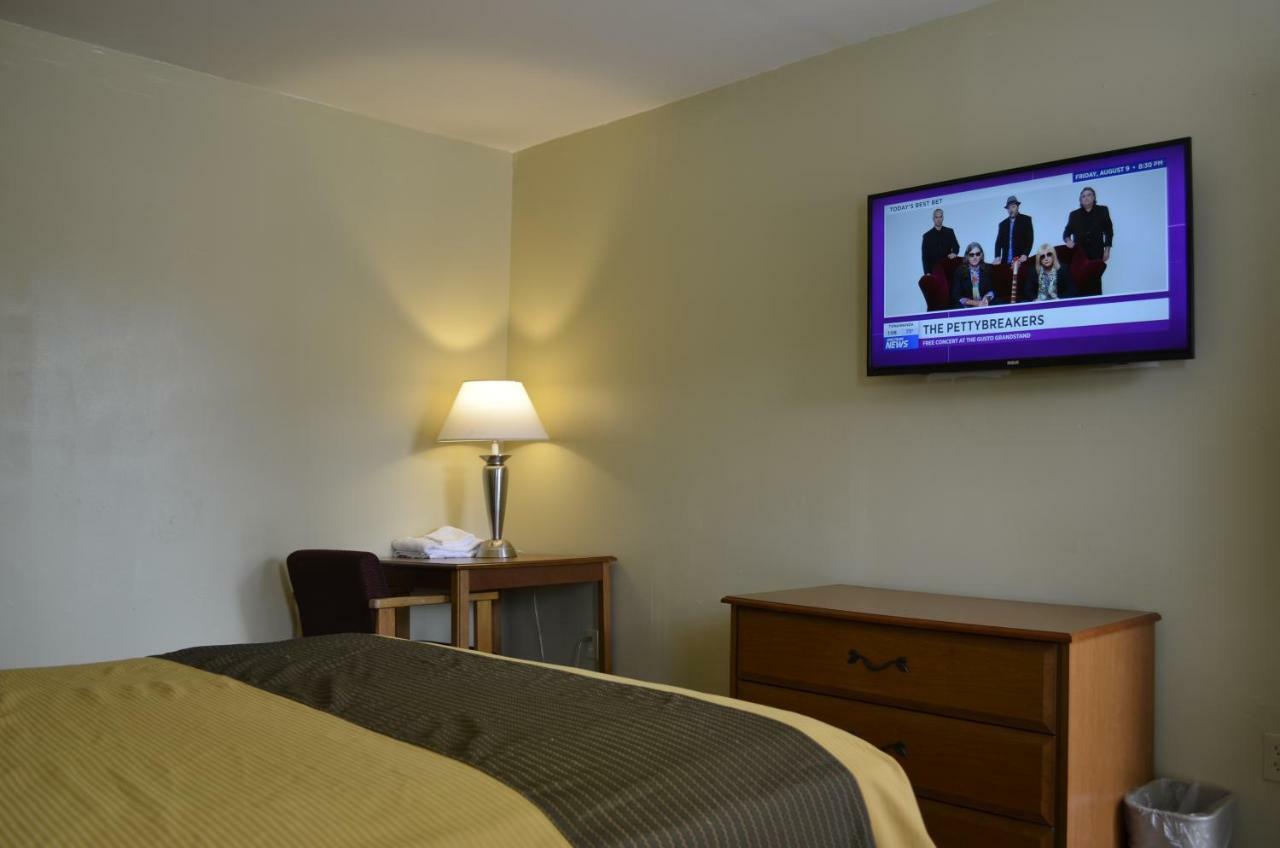 Budget Inn Williamsville Eksteriør billede