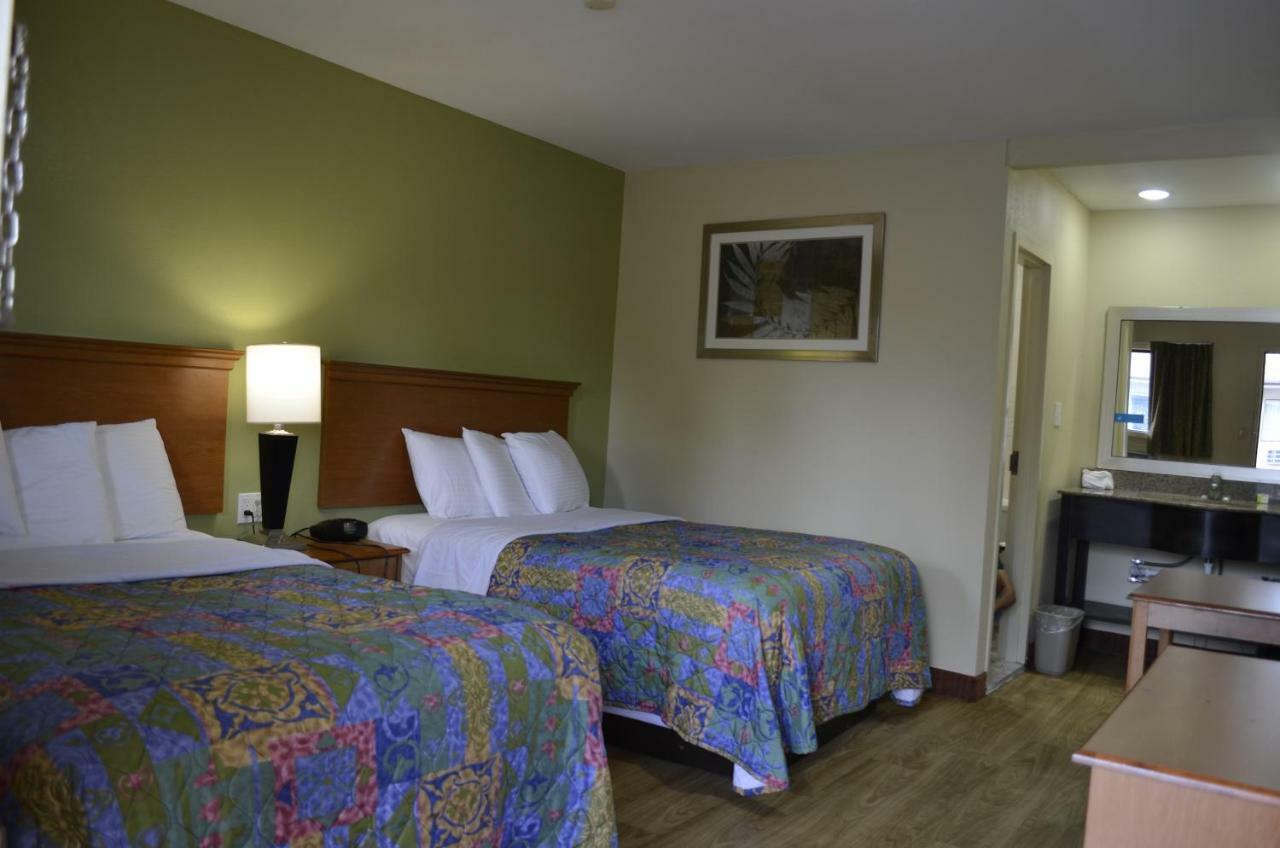 Budget Inn Williamsville Eksteriør billede